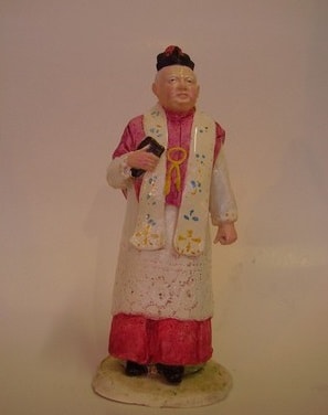 Ceramiche d-Arte di Albisola - Ritratto di sacerdote in scultura, dipinta. 